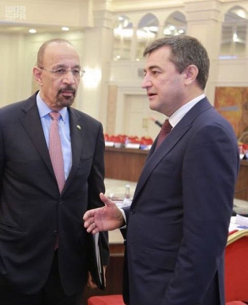 وزير الطاقة يبحث مع مسؤول أوزبكي رفع مستوى التبادل التجاري
