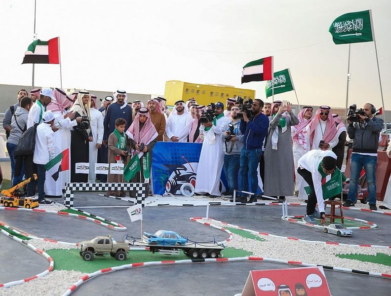  استعراضات مبهرة لـ«الرياضات اللاسلكية» بمناسبة اليوم الوطني الإماراتي 