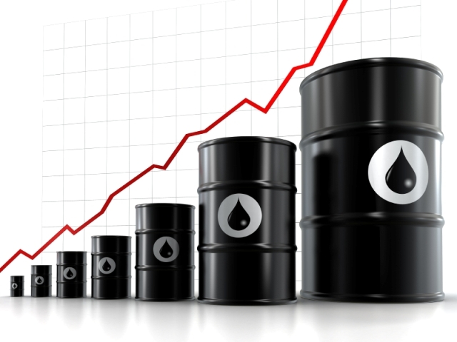 ارتفاع أسعار النفط مع تراجع مخزونات الخام الأمريكية
