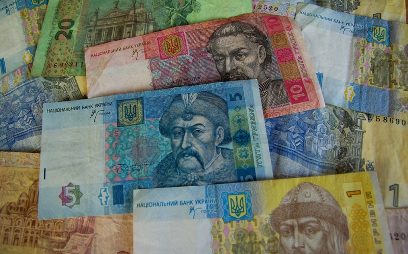تراجع العملة الأوكرانية إلى أقل مستوياتها على الإطلاق
