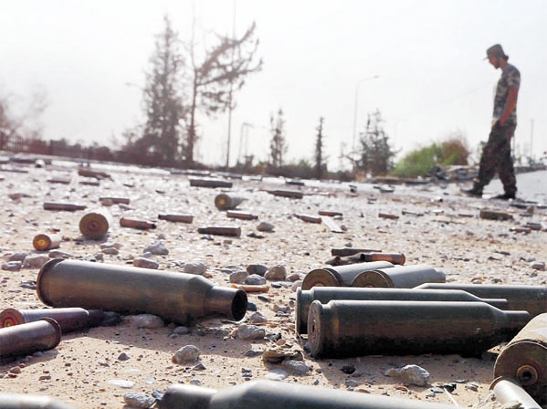 استخدمت كافة أنواع الأسلحة في معارك حول مطار طرابلس الدولي