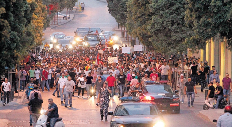 اللبنانيون يواصلون احتجاجاتهم ضد