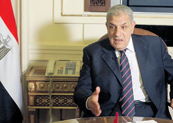 رئيس الحكومة المصرية إبراهيم محلب 