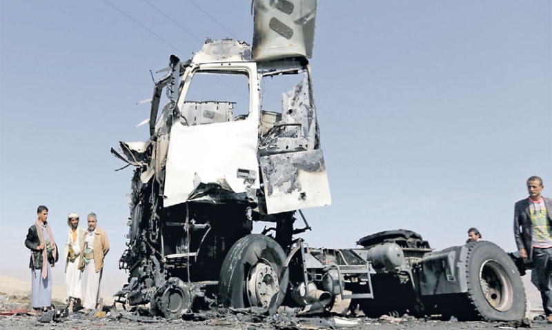 شاحنة تابعة للمتمردين الحوثيين دمرتها طائرات التحالف