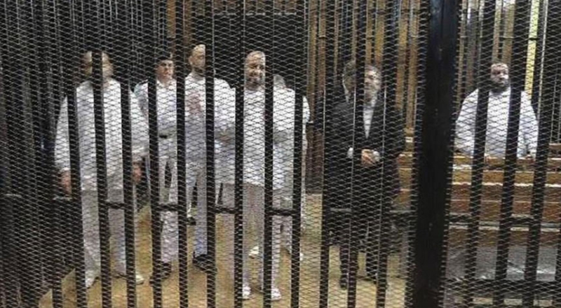 ثغرة «الجنسية» لوقف تنفيذ الأحكام ضد الإخوان في مصر