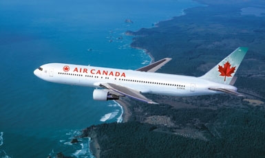 كندا : الطائرة التي خرجت عن المدرج اصطدمت بعمود ارسال أثناء هبوطها 