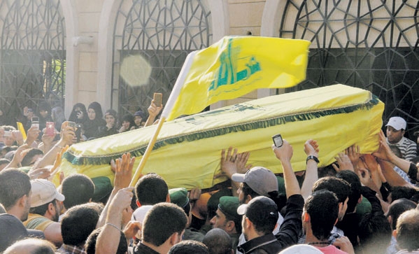 جنازة أحد مرتزقة حزب الله قتل في سوريا.