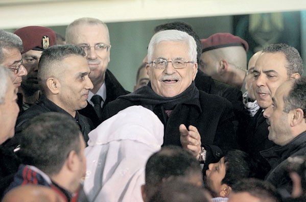 الرئيس الفلسطيني محمود عباس في مقره بمدينة رام الله