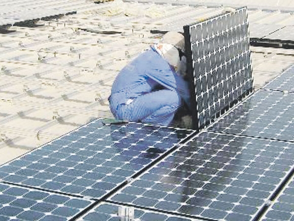 الطاقة الشمسية توفر للمملكة 75 مليار دولار سنويا (ندوة)