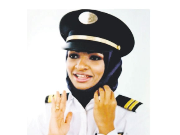 هنادي هندي.. أول سعودية حاصلة على رخصة قيادة طائرة