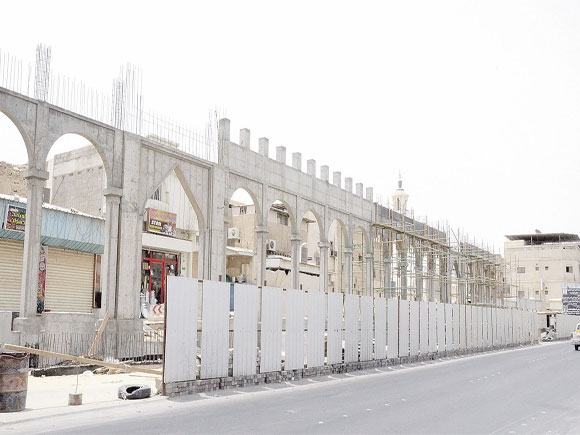 تطوير الواجهة الشرقية لحي الكوت اوشك على الانتهاء (تصوير : محمد العبدي )