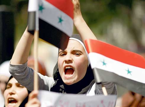 سورية تهتف في اسطنبول ضد الرئيس الأسد