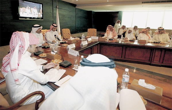 احد لقاءات اللجنة الوطنية للاستقدام بمجلس الغرف السعودية (اليوم)