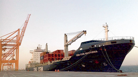سفينة الحاويات CMA CGM ANNAPURNA ترسو بميناء الجبيل التجاري (اليوم)
