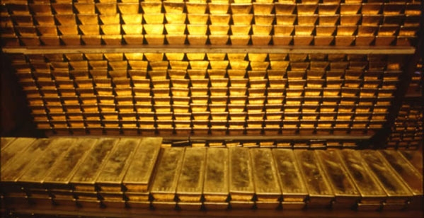الذهب يرتفع لأعلى مستوى في 5 أشهر ونصف