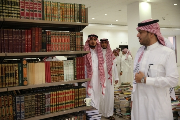 الحميداني يزور مكتبة الإمام ابن القيم العامة