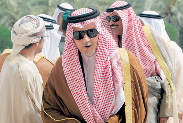  الأمير سعود الفيصل لدى وصوله اجتماع وزراء خارجية مجلس التعاون في الرياض