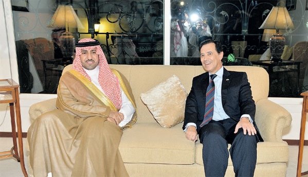 الأمير تركي بن عبدالله خلال لقائه السفير البرتغالي 