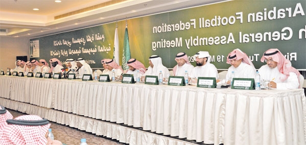 الأعضاء يطالبون بعدم تسليم الدوري للقناة الرياضية السعودية