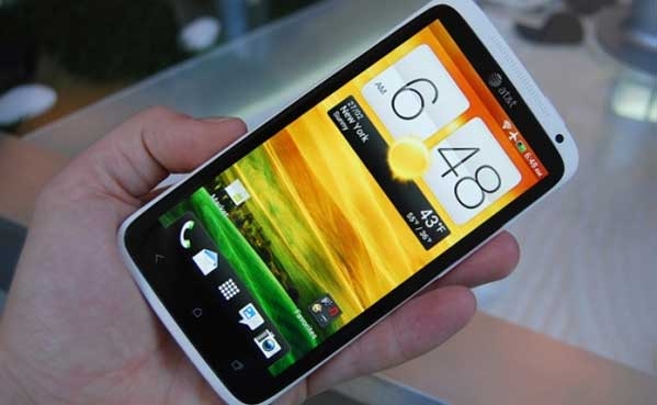 «HTC» تكشف النقاب عن «One XL»