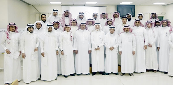 صورة جماعية للمشاركين «تصوير - خالد النصيف»