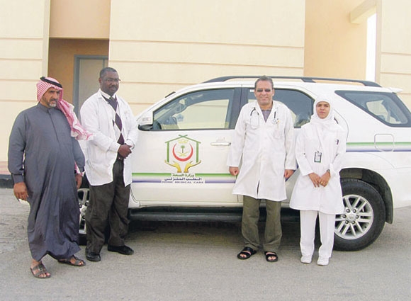 فريق برنامج الطب المنزلي بمستشفى النعيرية 