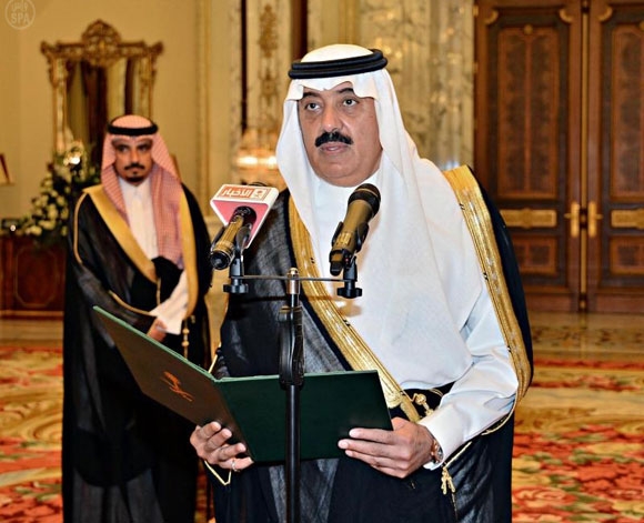 الأمير متعب بن عبدالله بن عبدالعزيز يؤدي القسم أمام المليك