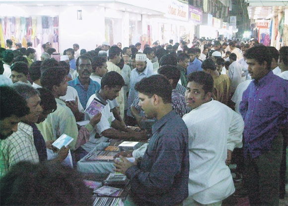  قرارات العمل تمنع تأشيرات عمالة بنجلاديش منذ 3 أعوام ( اليوم ) 