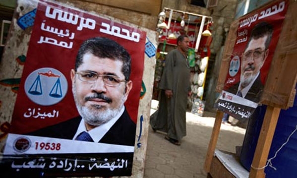 مرسي يتصدر نتائج تصويت المصريين في الخارج بجولة الإعادة لانتخابات الرئاسة