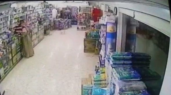 فيديو: سطو مسلح على صيدلية بوادي الدواسر