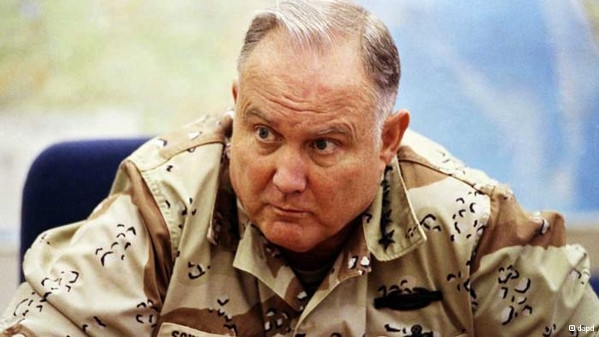 وفاة قائد عملية «عاصفة الصحراء» الجنرال شوارزكوف