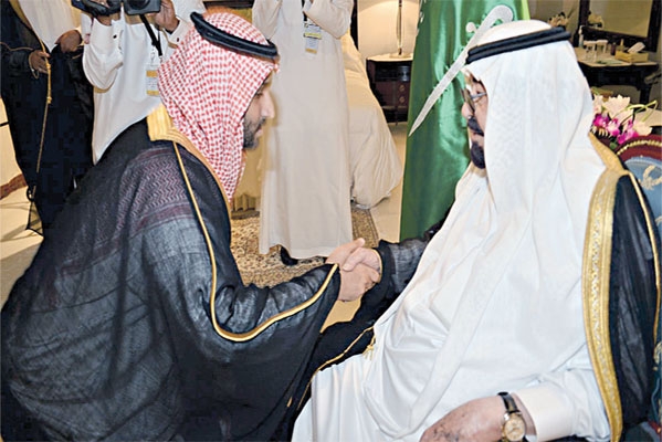 الملك يهنئ الأمير محمد بن سلمان بعد أدائه القسم 