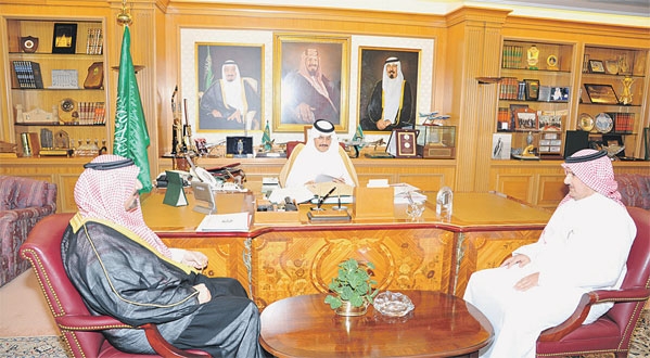 الأمير محمد بن فهد يطلع على خطة اليوم الوطني ويظهر الأمير جلوي