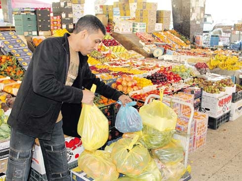 رمضان ينعش أسواق المواد الغذائية في المملكة (تصوير: إبراهيم السقوفي)