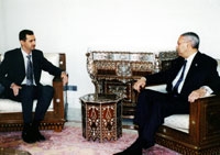 كولن باول يتحدث مع الأسد بشأن المقترحات الأمريكية