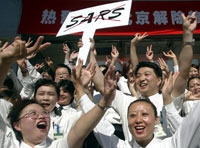الصينيون فرحون برفع الحظر عن بلادهم