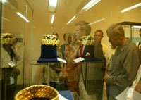 عرض كنوز نمرود في متحف بغداد