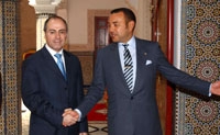 العاهل المغربي خلال استقباله وزير الخارجية الاسرائيلي