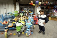  السوق العراقي يشهد غزوا من السلع المستوردة