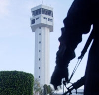  برج مطار مانيلا تحت حراسة الشرطة