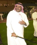 الأمير نواف بن محمد يؤدي العرضة السعودية