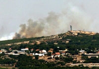 دخان يتصاعد من مستوطنة اسرائيلية بعد سقوط قذائف حزب الله