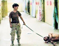 الصورة فضحت ممارسات الجنود الأمريكيين في أبو غريب
