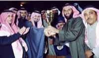  منصور الخضيري يتوج فريق نادي الصم بالرياض بالكأس