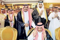 سمو الامير سلطان بن فهد وسمو نائبه خلال متابتهم للمباراة