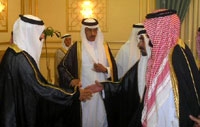 الأمير سعود بن عبدالمحسن يستقبل المعزين
