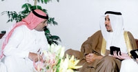  الأمير سعود يتحدث للزميل عطية الزهراني