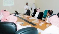 جلسات مكثفة لمنسوبي مكتب الدار في الرياض