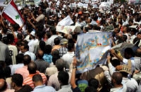 متظاهرون فى مصر يؤيدون لبنان وفلسطين