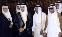 الملك فهد - رحمه الله - مع الأمير عبدالله الفيصل في احدى المناسبات الثقافية .